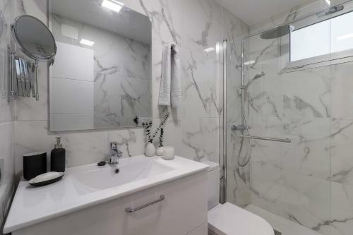 Apartamento Flatguest Verdan + Beach + Balcony + Renovated