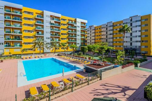 Apartamento Flatguest Ramblas Golf 6c - Parking + Pool + Gym
