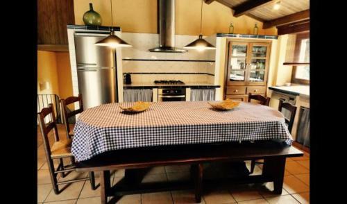 Les Planes D'hostoles Villa Sleeps 19 With Pool