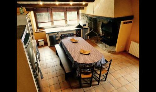 Les Planes D'hostoles Villa Sleeps 14 With Pool
