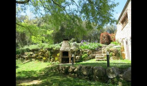 Les Planes D'hostoles Villa Sleeps 14 With Pool