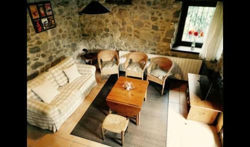 Les Planes D'hostoles Villa Sleeps 14 With Pool