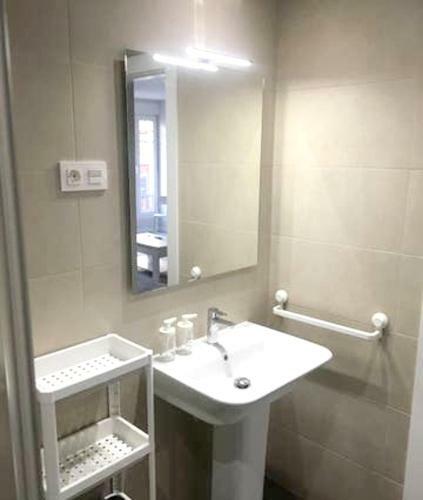 Apartment With One Bedroom In Leon With Wifi