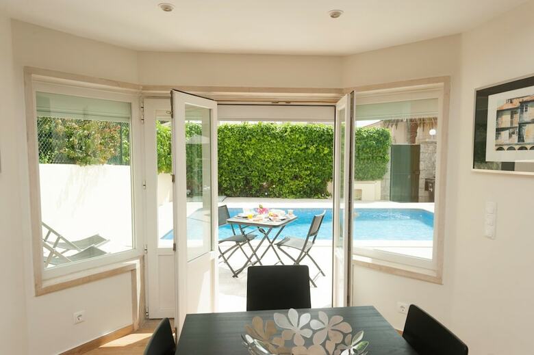 Bed & Breakfast Dolce Cascais Home