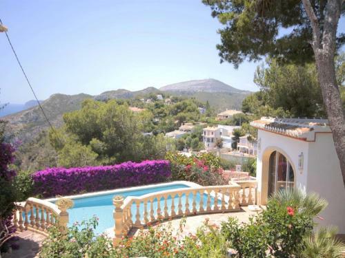 Lleus Villa Sleeps 8 With Pool And Wifi