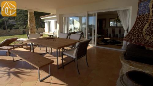 Lloret de Mar Villa Sleeps 10 Pool Wifi