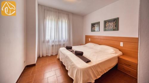 Lloret de Mar Villa Sleeps 12 Pool Wifi