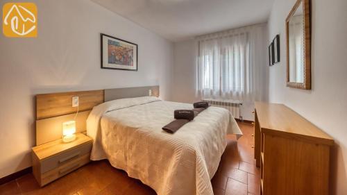 Lloret de Mar Villa Sleeps 12 Pool Wifi