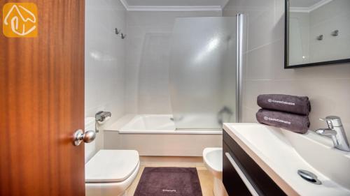 Lloret de Mar Villa Sleeps 12 Pool Wifi