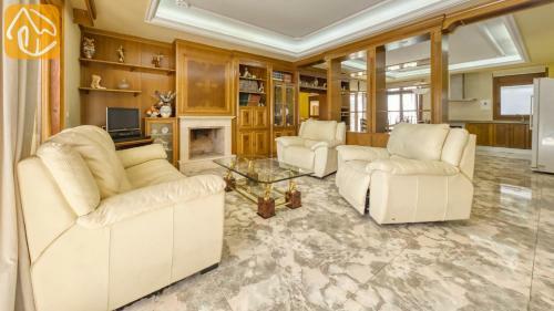 Lloret de Mar Villa Sleeps 10 Pool Wifi