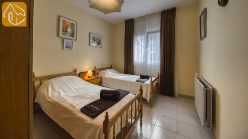 Lloret de Mar Villa Sleeps 8 Pool Wifi