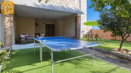 Lloret de Mar Villa Sleeps 14 Pool Wifi