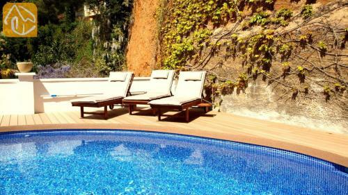 Lloret de Mar Villa Sleeps 6 Pool Wifi