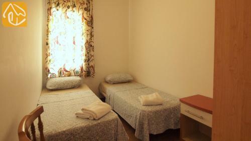 Lloret de Mar Villa Sleeps 6 Pool Wifi