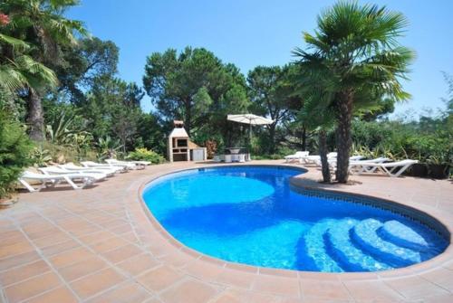 Lloret de Mar Villa Sleeps 10 Pool Wifi