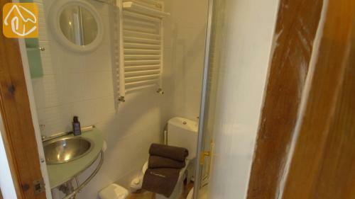 Caules Villa Sleeps 6 Pool Wifi