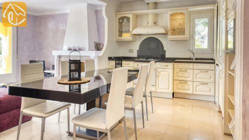 Lloret de Mar Villa Sleeps 8 Pool Wifi