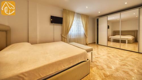 Lloret De Mar Villa Sleeps 7 Pool Wifi