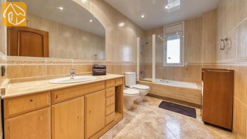 Lloret De Mar Villa Sleeps 7 Pool Wifi