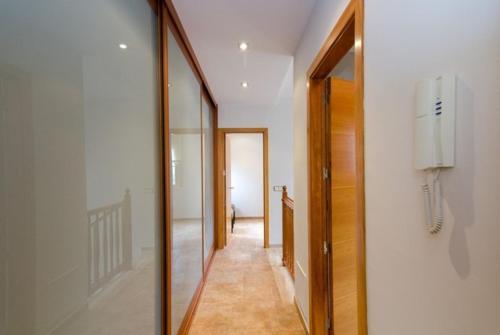 Lloret de Mar Villa Sleeps 8 Pool Air Con Wifi