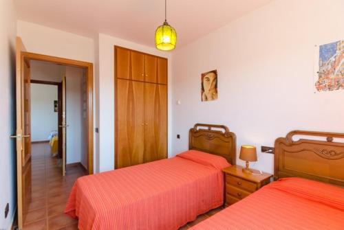 Lloret de Mar Villa Sleeps 10 Pool Wifi