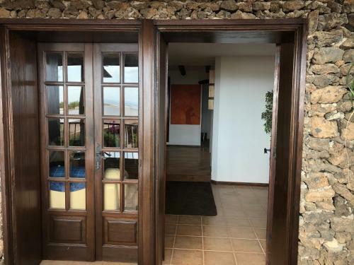Immaculate 3-bed House With A Sea View In Macher