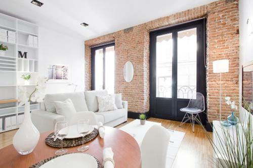 Gran Via Apartment By Flatsweethome