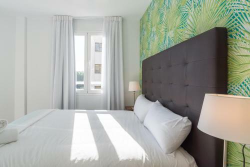 Urbe10 Premium Atarazanas 4 Bedrooms Apartment