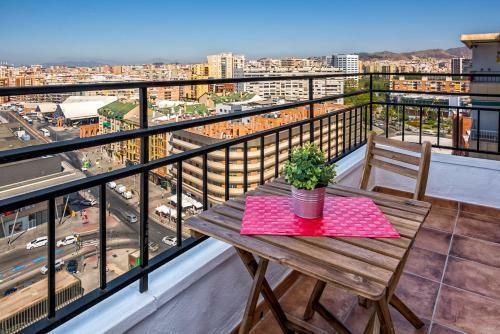 Malaga Station Apartment By Rafleys