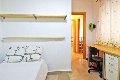 Apartment With 2 Bedrooms In Malaga With Wifi
