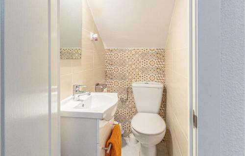Awesome Home In M�laga W/ Wifi And 2 Bedrooms