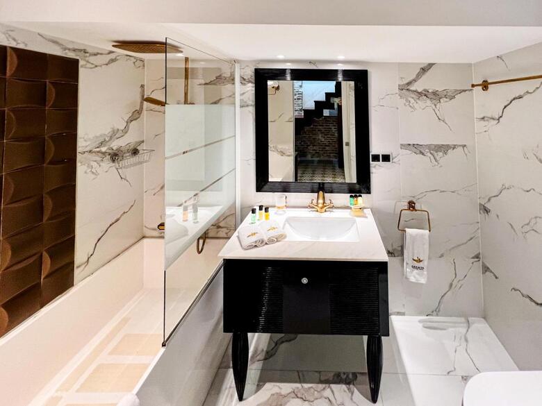 Anahita Boutique Hotel