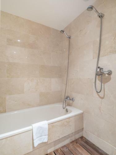 Apartamento 2283-modern Apt With Terrace Gibraltar-sea View