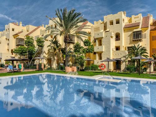 Comfortable Apartment In Manilva With Swimming Pool