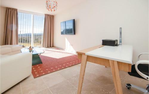 Three-bedroom Holiday Home In Manilva