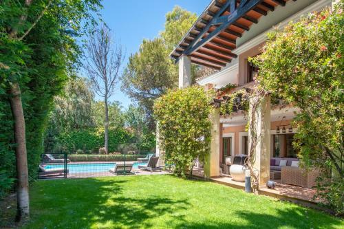 Luxury Beachside Villa In Los Monteros