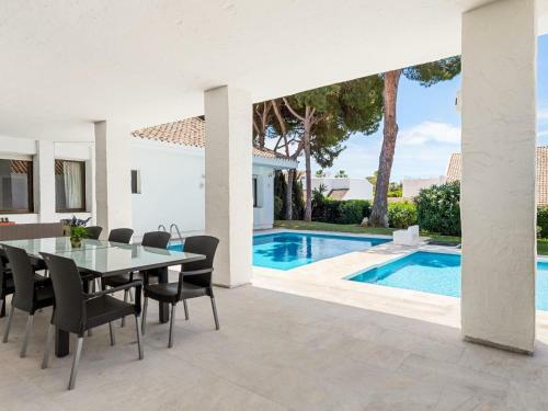 Luxury Villa 4 Puerto Banus
