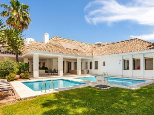 Luxury Villa 4 Puerto Banus