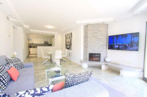 1108 Beachfront 2 Apartments With Roofterrace 80mtrgt; Beach 3 Pools