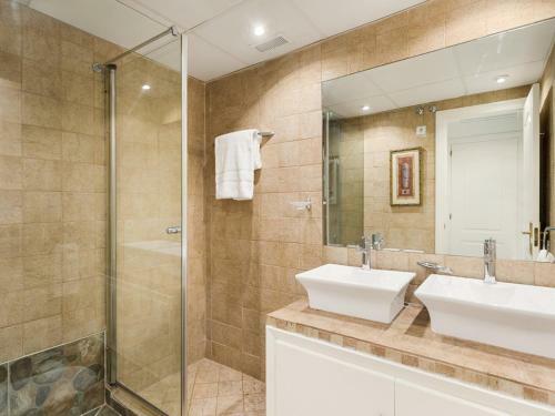 Apartamento de 2 Dormitorios En Medina Garden