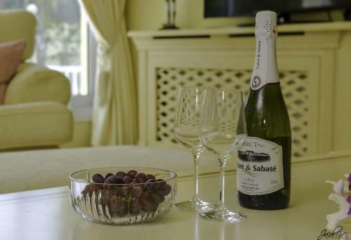 20001 - Exquisite Villa 50m To Beach