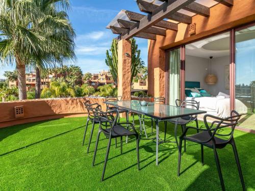 La Alzambra Peaceful Hideaway With Sea Views