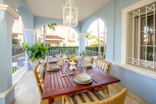 Villa Mare, Puerto Banus - R9965