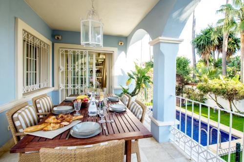 Villa Mare, Puerto Banus - R9965