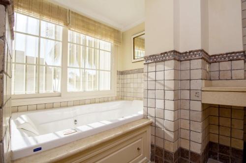 Villa Mare, Puerto Banus - R9965