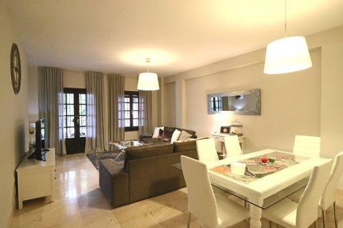 Elegant Apartment In Puerto Banus