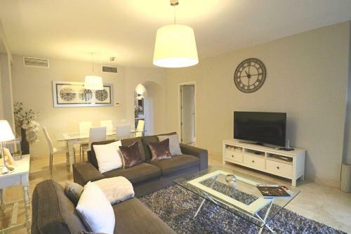 Elegant Apartment In Puerto Banus