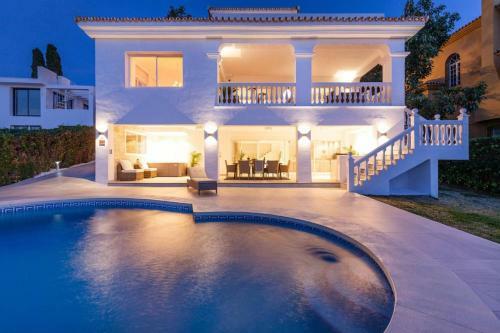 Luxury Heated Pool Villa Jacuzzi Cinema Bbq Sunset