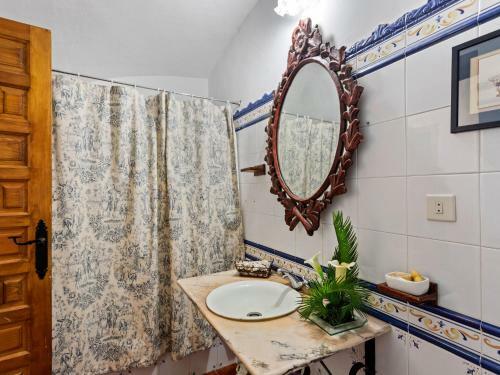 Timeless Holiday Home In Membrio With Swimming Pool