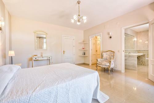 Charming 5br Villa Espa�a By Rafleys
